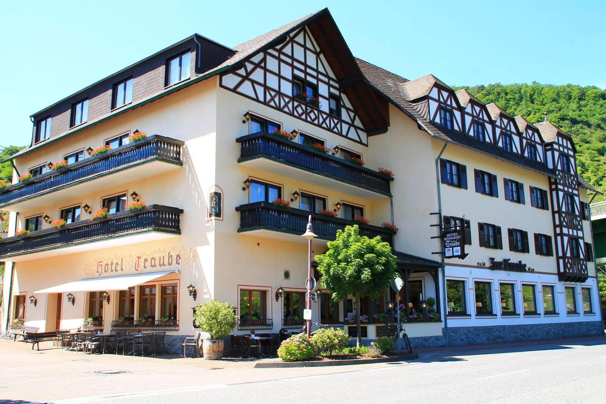 Moselhotel & Restaurant Zur Traube Gmbh Löf Extérieur photo